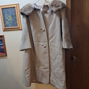 Elegant Gray Women's Coat with Faux Fur Collar